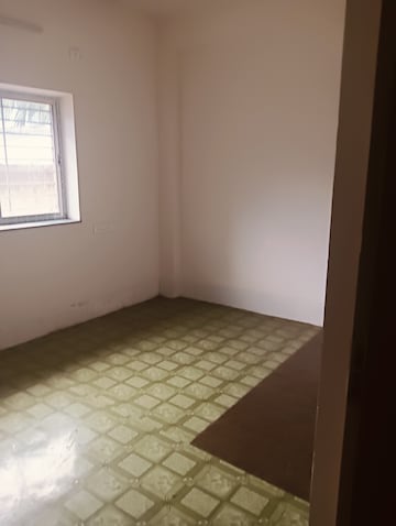 Room in 2 BHK Apartment at Topsia – for Sale