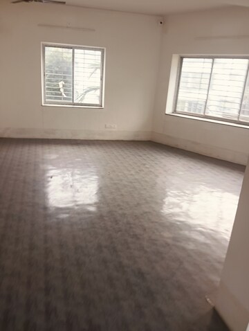 Room in 2 BHK Apartment at Topsia – for Sale