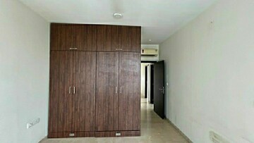 Room in 3 BHK Apartment at Oberoi Exquisite Goregaon, Goregaon East – for Sale