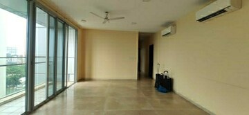 Room in 3 BHK Apartment at Oberoi Exquisite Goregaon, Goregaon East – for Sale