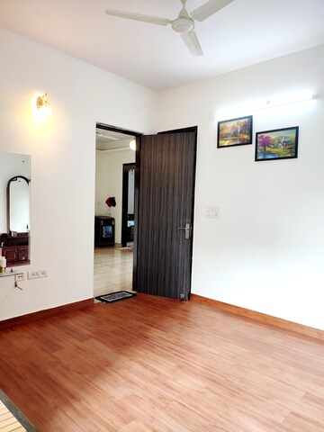 Room in 3 BHK Builder Floor at Sushant Lok 3, Sector 57 – for Sale