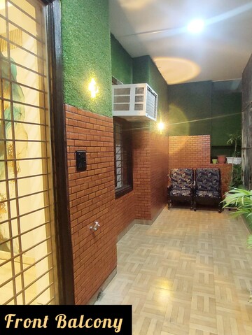 Parking in 3 BHK Builder Floor at Sushant Lok 3, Sector 57 – for Sale