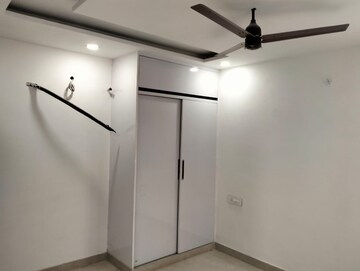 Room in 3 BHK Builder Floor at Sector 19 – for Sale