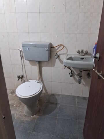 Bathroom in 2 BHK Apartment at Kumar Priyadarshan, Pashan Sus Road – for Sale