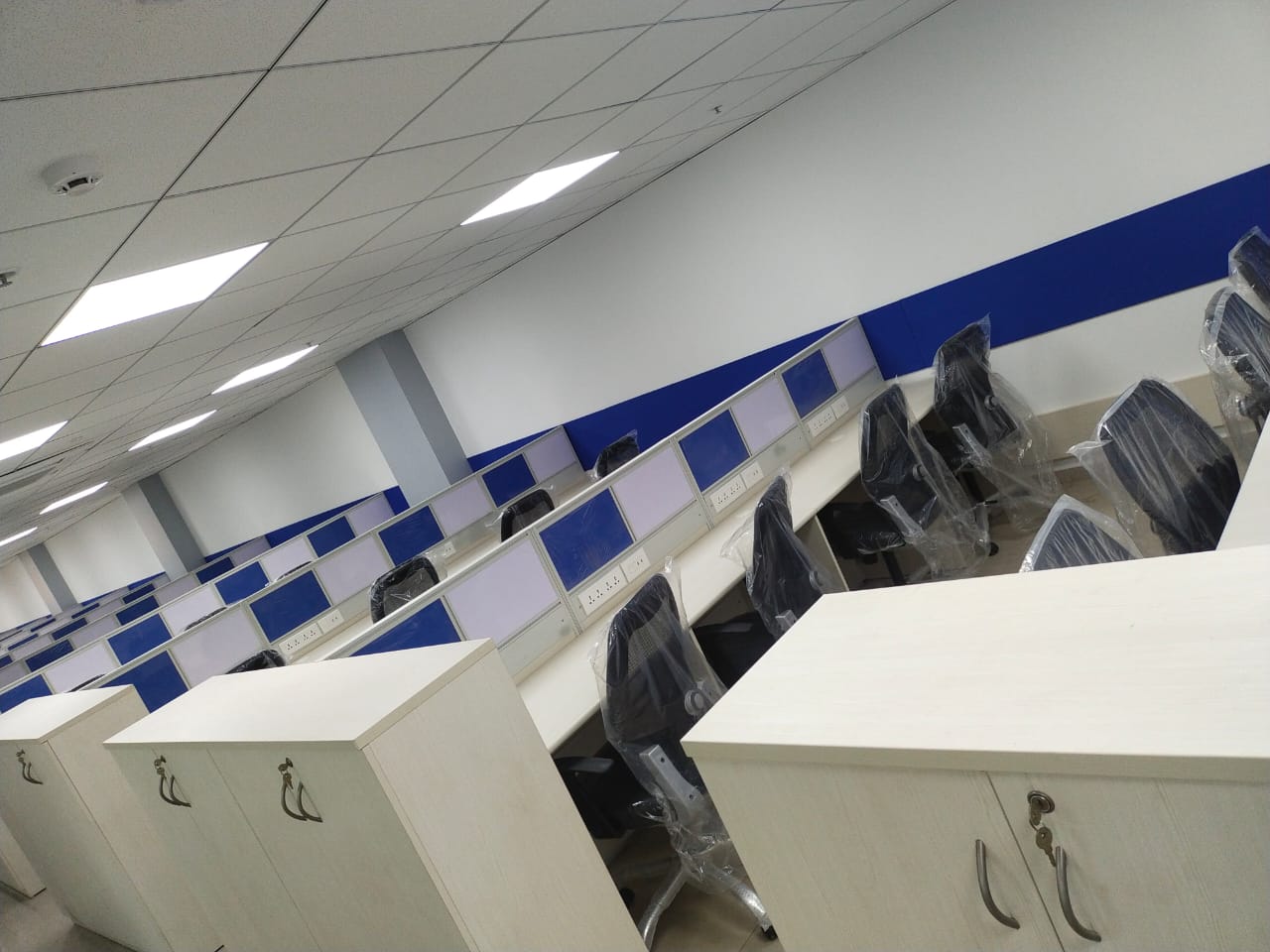 Commercial Office Space 1800 Sq.Ft. For Rent in Kopar Khairane Navi Mumbai  7575063