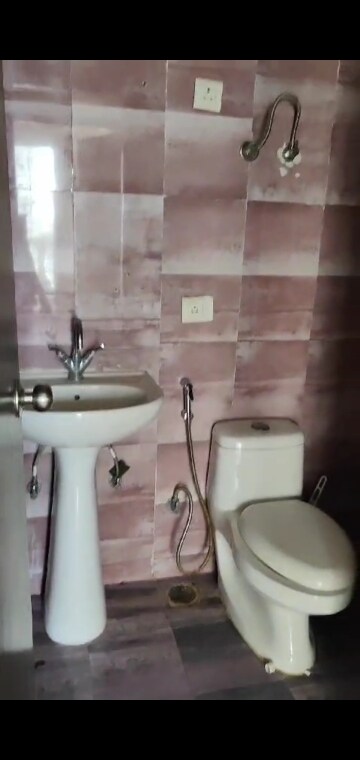 Bathroom in 3 BHK Apartment at Ansal Royal Heritage, Sector 70 – for Sale