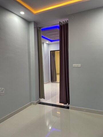 Room in 2 BHK Independent House at Kisan Path – for Sale
