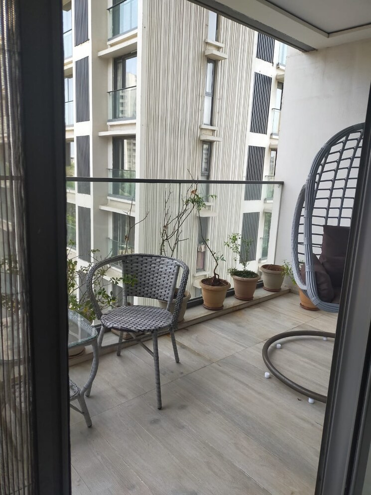 Balcony, satra-residency 4 Bedroom 3500 Sq.Ft. Apartment In Khar West Mumbai 7575451