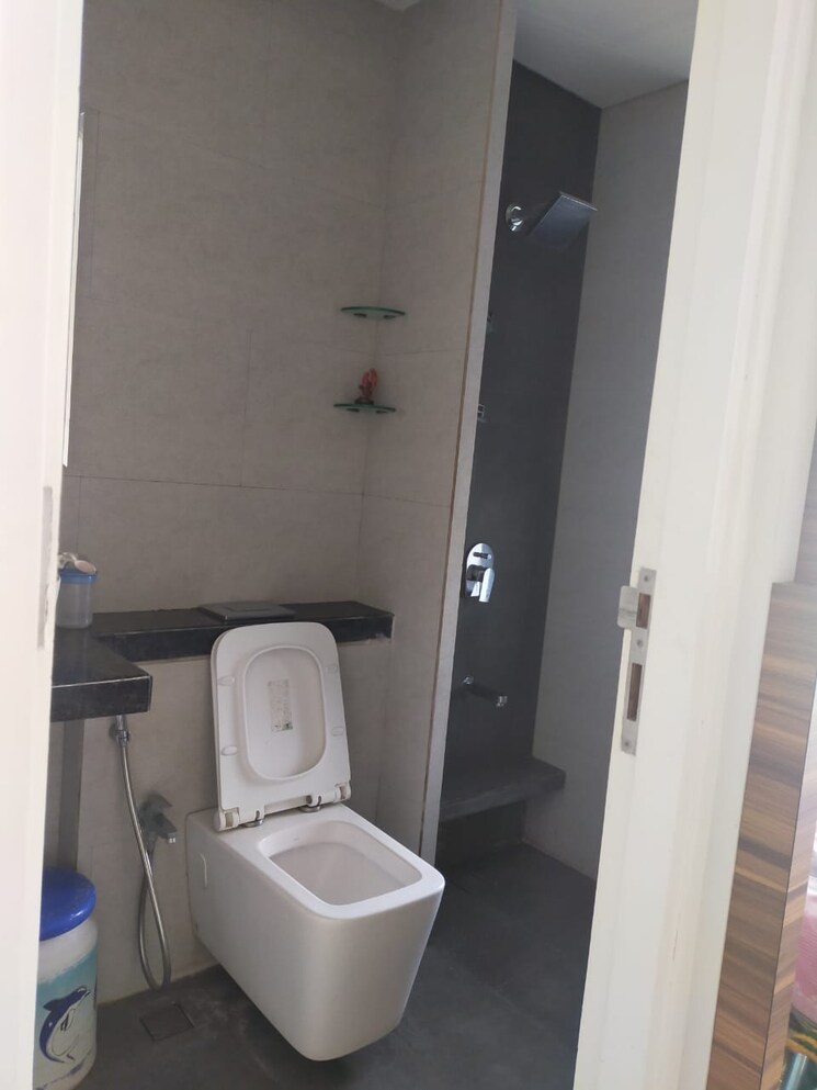 Bathroom, satra-residency 4 Bedroom 3500 Sq.Ft. Apartment In Khar West Mumbai 7575451