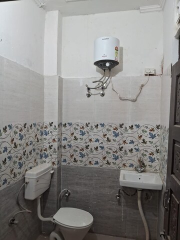 Bathroom in 2 BHK Apartment at Nimbus Express Park View - II, Chi V Greater Noida – for Sale