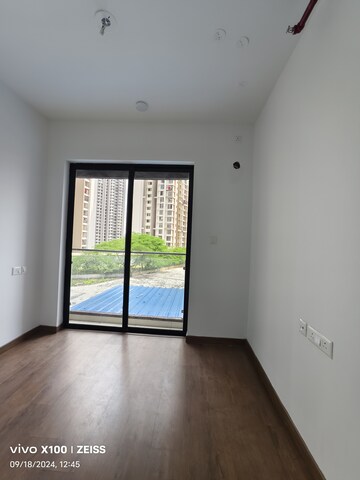 Room in 2 BHK Apartment at Risland The Icon Phase 2, Dhokali – for Sale