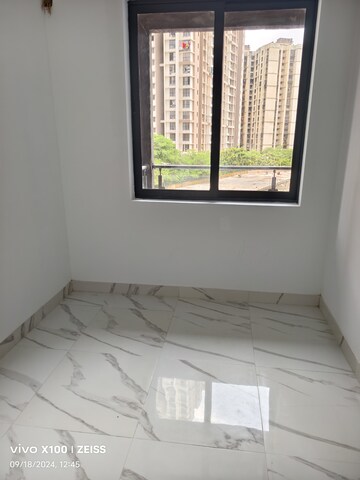 Room in 2 BHK Apartment at Risland The Icon Phase 2, Dhokali – for Sale