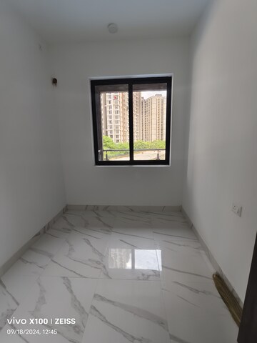 Room in 2 BHK Apartment at Risland The Icon Phase 2, Dhokali – for Sale