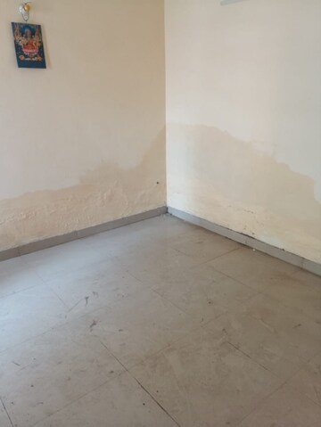 Room in 3 BHK Apartment at Adore Happy Homes Grand, Sector 85 – for Sale