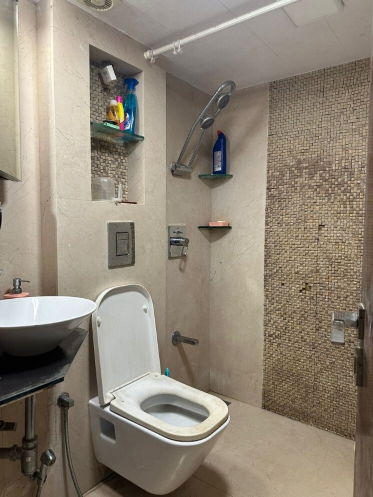 Bathroom, capri-chs 2 Bedroom 670 Sq.Ft. Apartment In Malabar Hill Mumbai 7576107