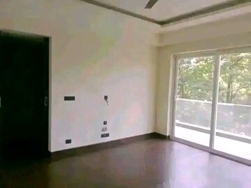 Room in 3.5 BHK Apartment at Sector 81a – for Sale
