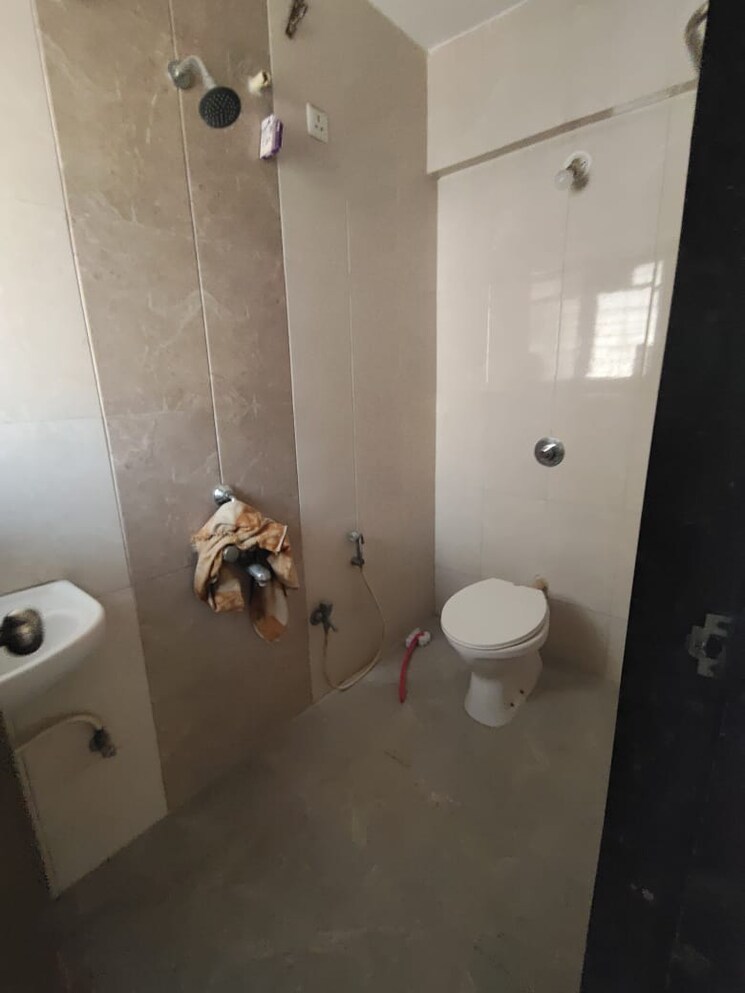 Bathroom, hamy-park 2 Bedroom 850 Sq.Ft. Apartment In Katraj Kondhwa Road Pune 7576398