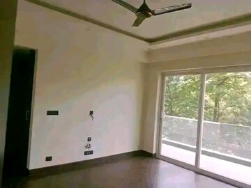 Room in 4 BHK Apartment at Tata Primanti-Tower Residences, Sector 72 – for Sale