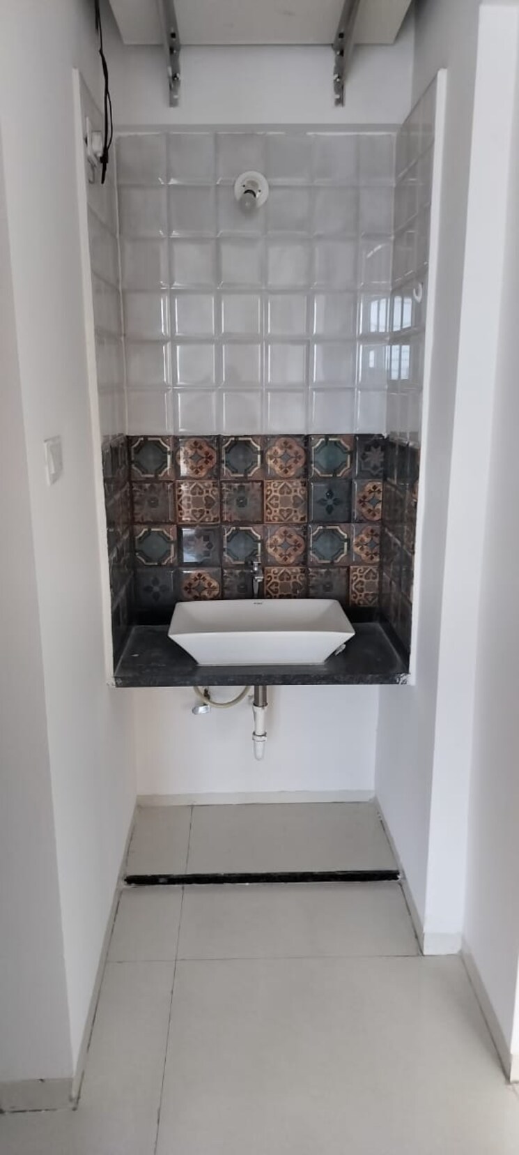 Bathroom, sukhwani-empire-estate 2 Bedroom 1040 Sq.Ft. Builder Floor In Chinchwad Pune 7577157