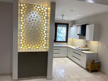 Room in 4 BHK Builder Floor at Unitech South City II, Sector 50 – for Sale