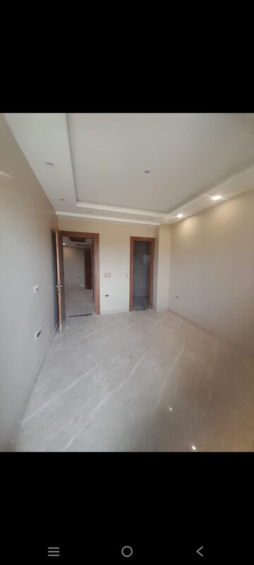 Room in 3 BHK Builder Floor at Sector 85 – for Sale
