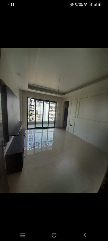 Room in 3.5 BHK Builder Floor at Sector 85 – for Sale