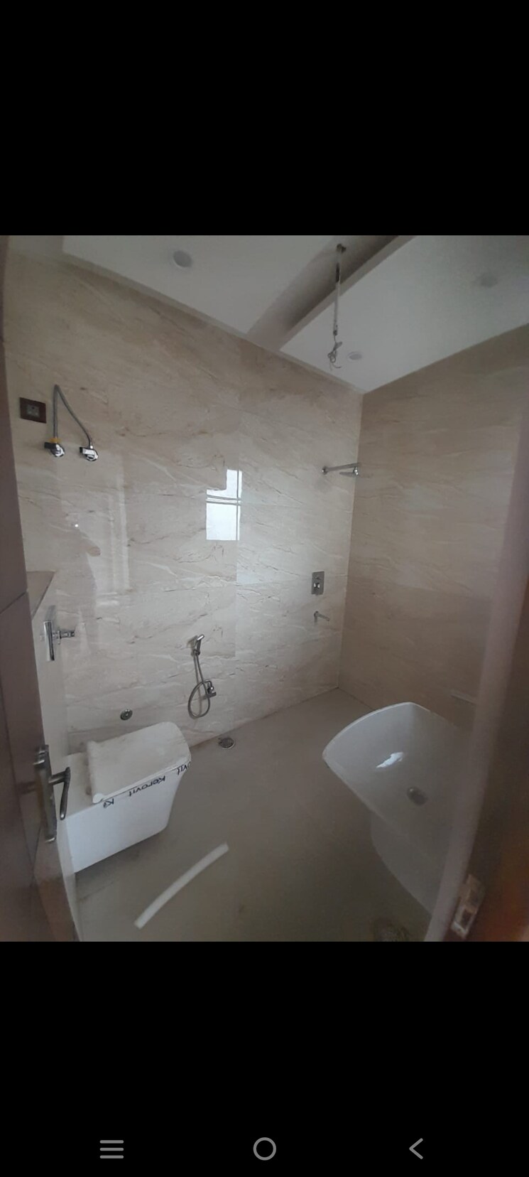 Bathroom, sector 85 3.5 Bedroom 317 Sq.Yd. Builder Floor In Sector 85 Faridabad 7577423