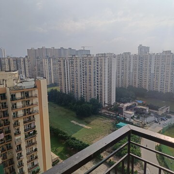 3 BHK Apartment – Exterior View View at Amrapali Silicon City, Sector 76 - for Sale