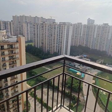 3 BHK Apartment – Exterior View View at Amrapali Silicon City, Sector 76 - for Sale