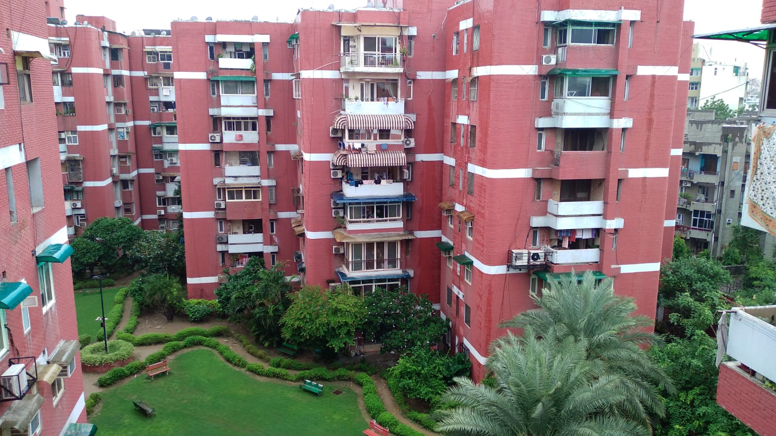 Resale 3 Bedroom 1300 Sq.Ft. Apartment in Ip Extension Delhi 7577622