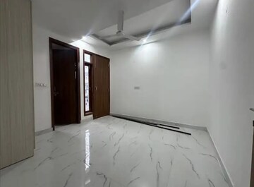 Room in 3 BHK Builder Floor at Saket – for Sale