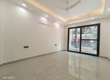 Master Bedroom in 4 BHK Builder Floor at Saket – for Sale