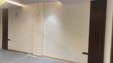 Room in 3 BHK Builder Floor at Unitech South City 1, Sector 41 – for Sale
