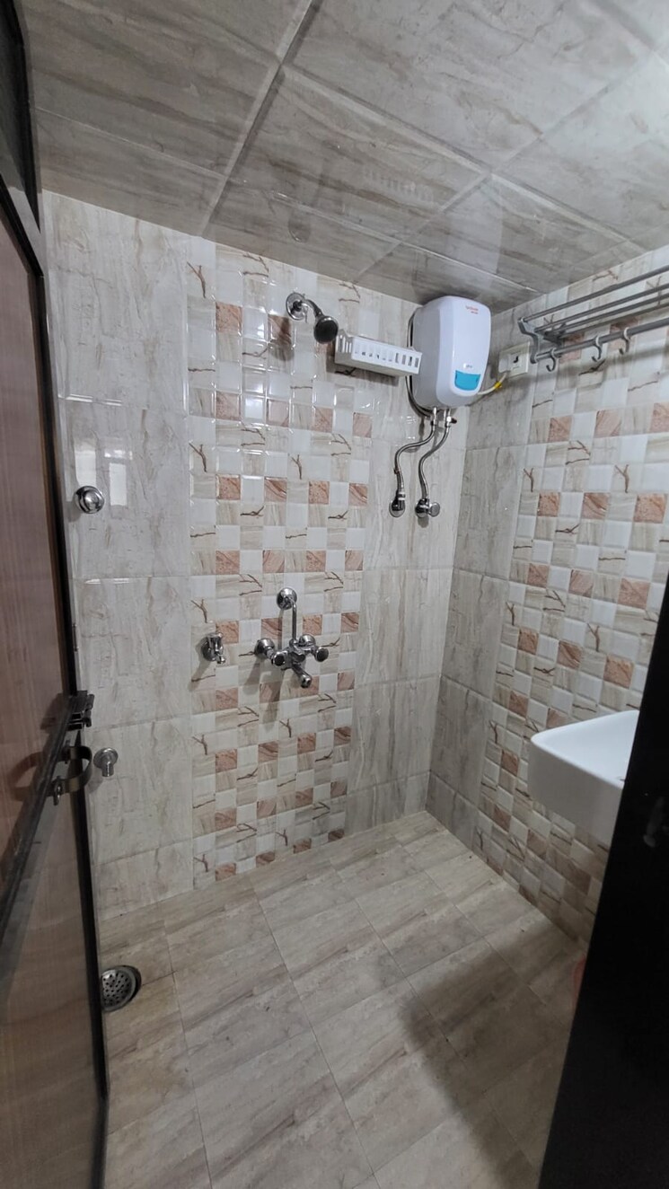 Bathroom, herumb-chs-chembur 2 Bedroom 574 Sq.Ft. Apartment In Chembur Mumbai 7577778