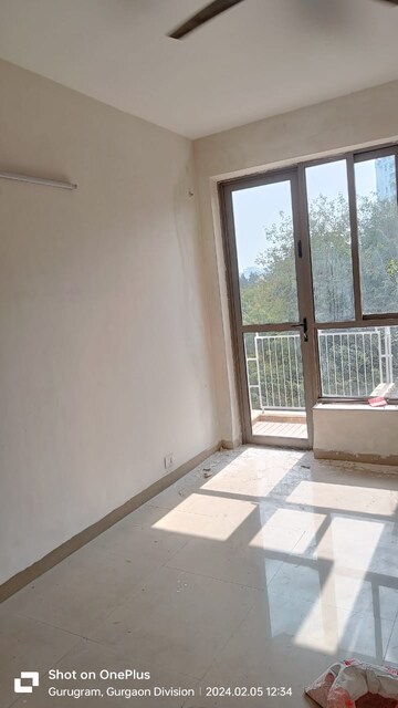 Room in 2.5 BHK Apartment at Paras Irene, Sector 70a – for Sale