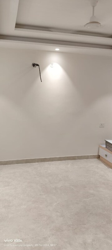 Furnished Amenities in 3 BHK Builder Floor at Chattarpur – for Sale