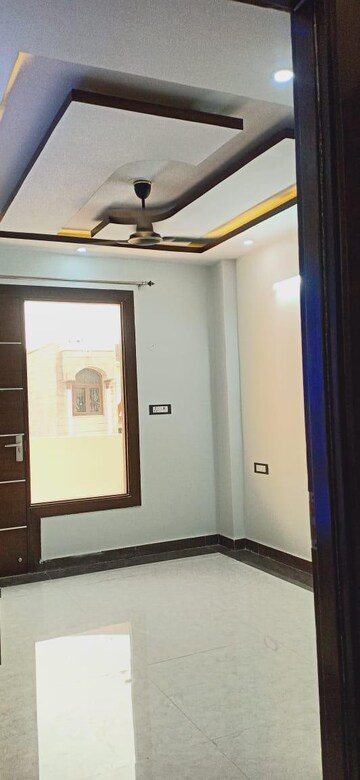 Building Lobby in 2.5 BHK Builder Floor at Paschim Vihar – for Sale