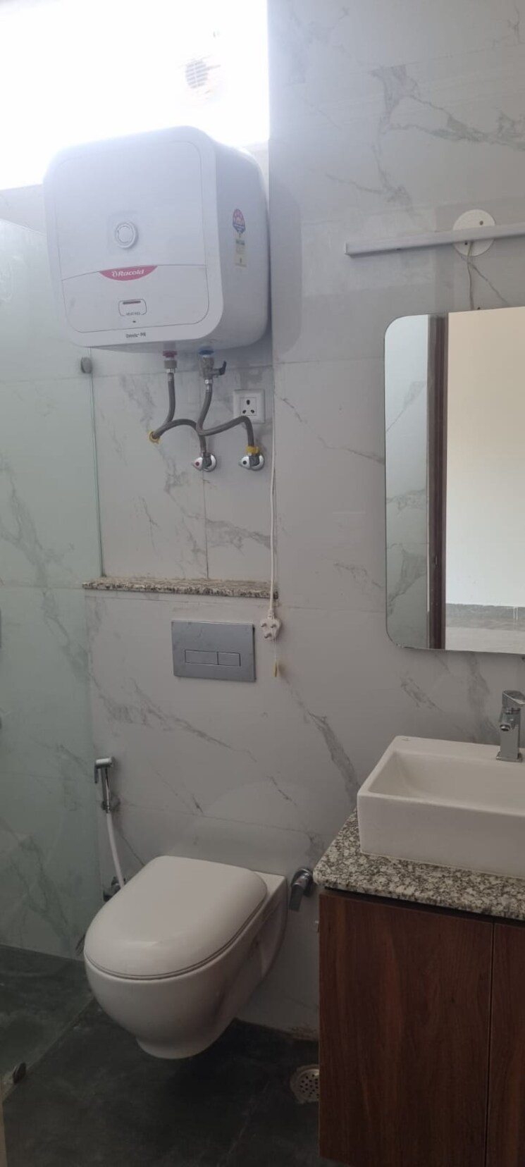 Bathroom, ardee-city 3 Bedroom 204 Sq.Yd. Builder Floor In Sector 52 Gurgaon 7578715