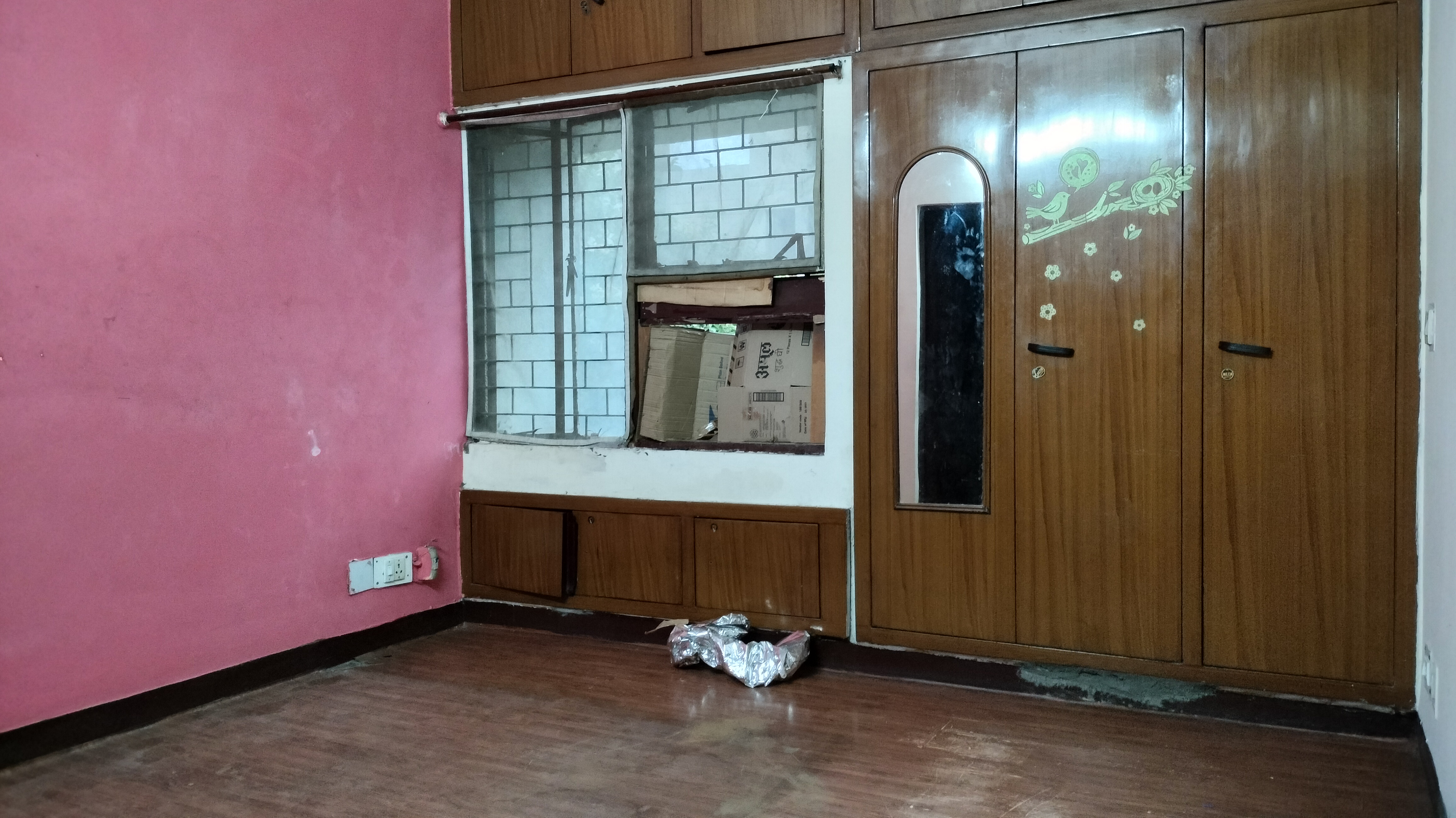 Resale 3 Bedroom 1300 Sq.Ft. Apartment in Shivani Apartments