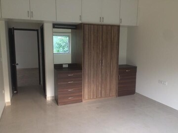 Room in 3 BHK Apartment at Cooke Town – for Sale