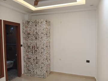 Room in 3 BHK Builder Floor at BPTP District Phase 2, Sector 84 – for Sale