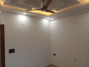 Room in 3 BHK Builder Floor at BPTP District Phase 2, Sector 84 – for Sale