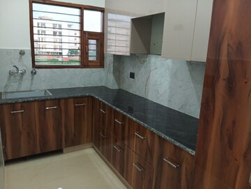 Kitchen in 3 BHK Builder Floor at BPTP District Phase 2, Sector 84 – for Sale