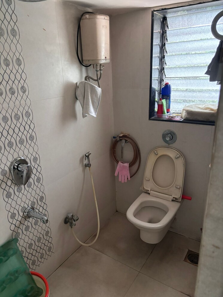 Bathroom, dev-prayag-apartment 3 Bedroom 950 Sq.Ft. Apartment In Panch Pakhadi Thane 7580663