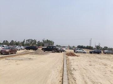  Plot For Sale in Noida Expressway
