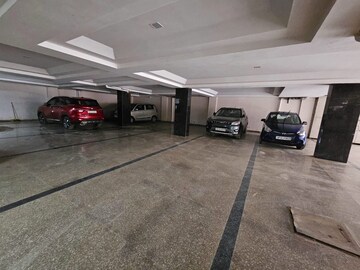 Parking in 2 BHK Builder Floor at Saket – for Sale