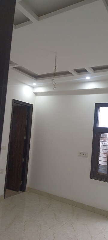 Room in 3 BHK Builder Floor at Shivpuri – for Sale