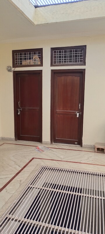 Room in 3 BHK Builder Floor at Shivpuri – for Sale
