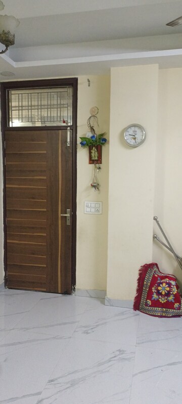 Room in 1.5 BHK Builder Floor at New Colony – for Sale