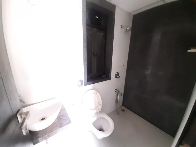 Bathroom, lalani-grandeur 1 Bedroom 550 Sq.Ft. Apartment In Goregaon East Mumbai 7581191